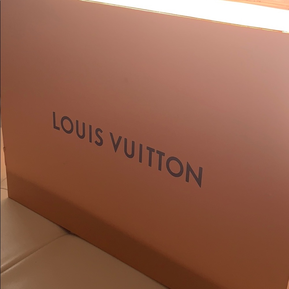 100% Authentic Louis Vuitton box
